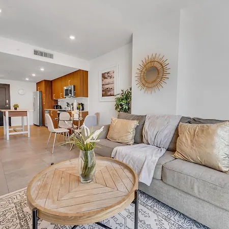 Appartement Beautiful Unit With Amazing View & Free Parking
